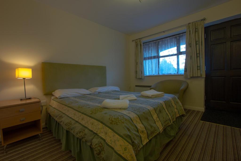 Motel Plough 2*