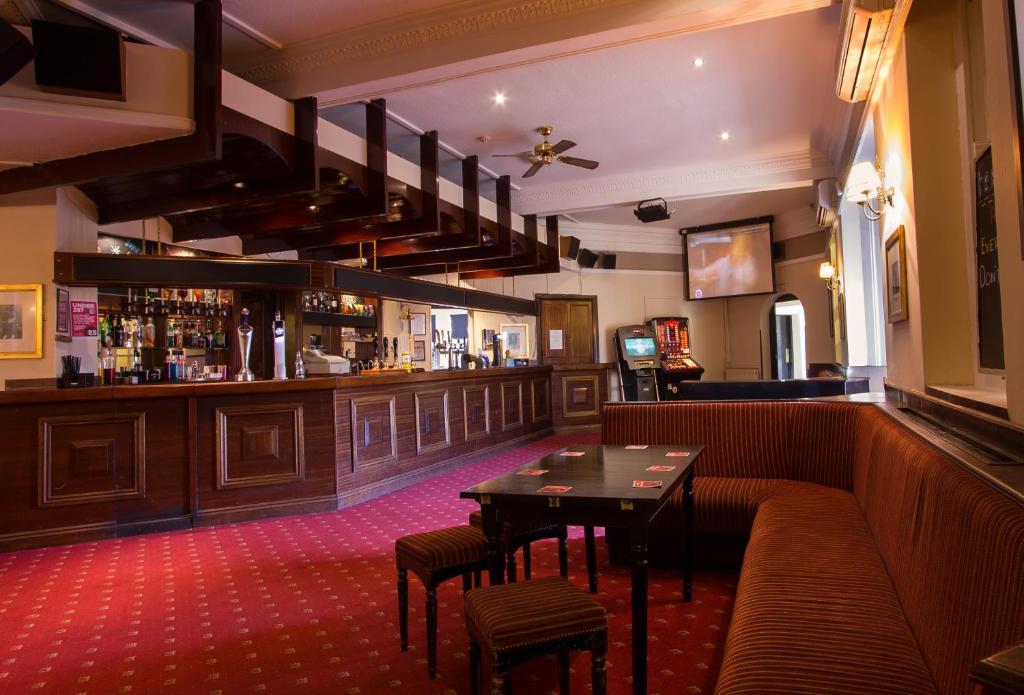 Plough Motel 2*